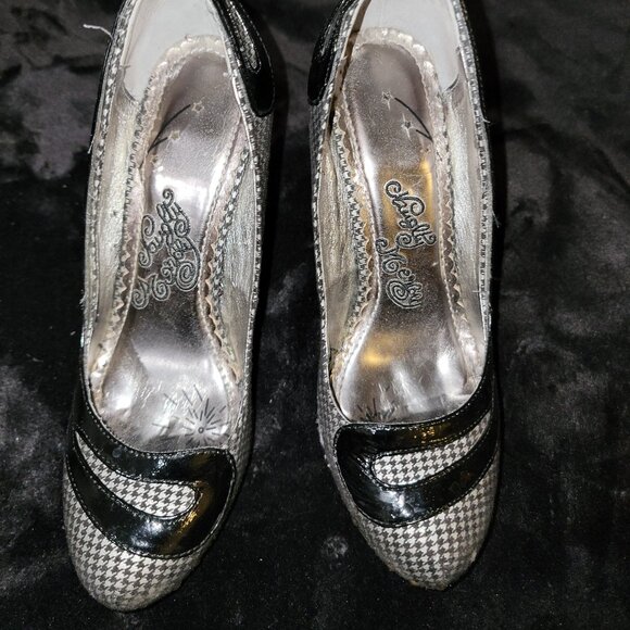 Naughty Monkey Heels - Picture 1 of 7